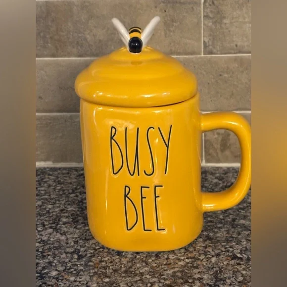 🆕 Rae Dunn Artisan Collection Busy Bee Yellow Mug with Lid- NWT - Picture 1 of 5